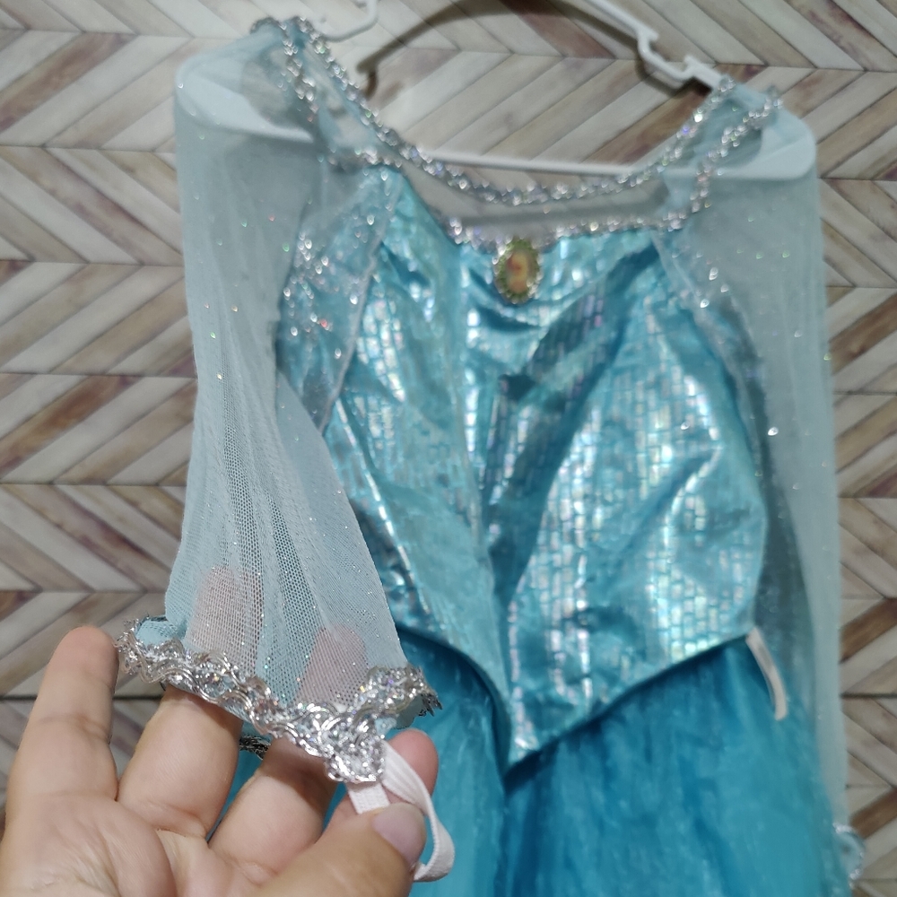 Disney Frozen Elsa Costume - Picture 3 of 5